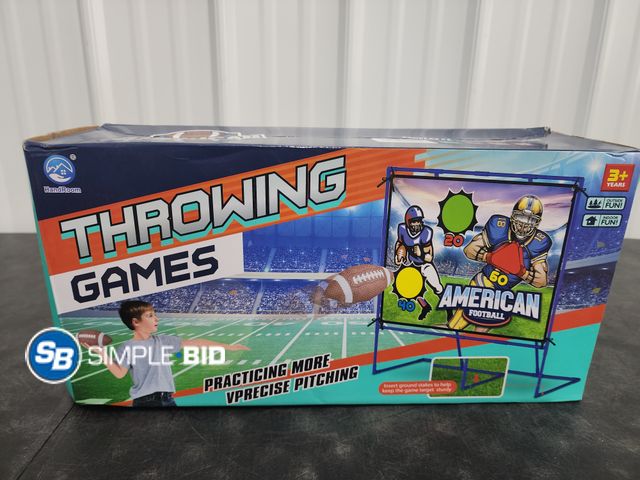 Lot 58-40401 - Hand Room - Throwing Games Set