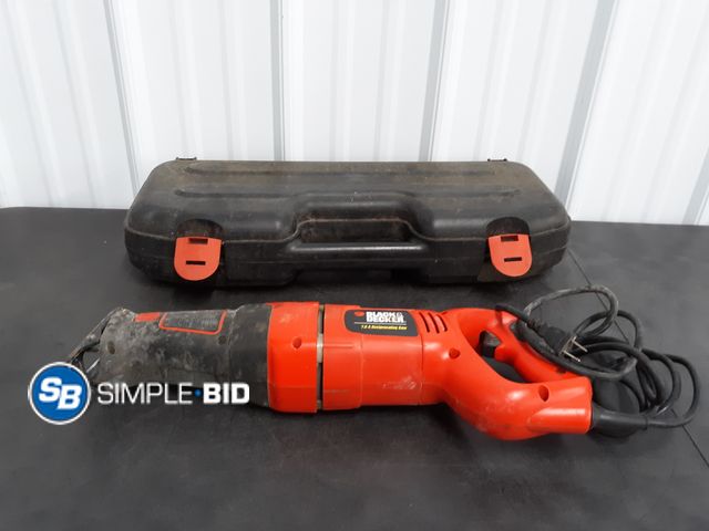 Lot 58-75893 - Black and Decker Reciprocating Saw with case - used condition