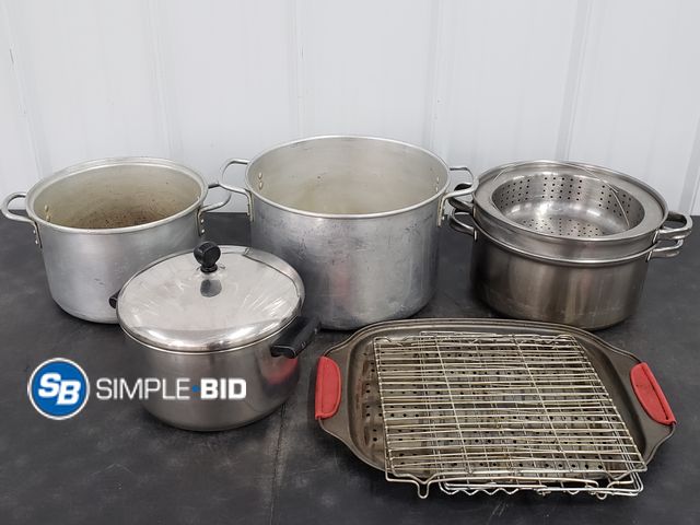 Lot 58-84122 - Large Lot of Kitchen Accessories - various items - used but in good condition