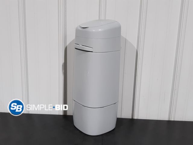 Lot 58-28562 - Litter Genie - Cat Litter Disposal System