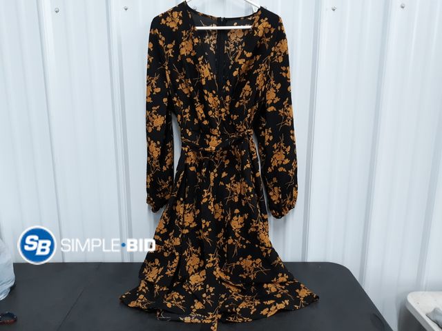 Lot 58-77606 - Lot of (3) Various Style Women's Dresses - L/XL