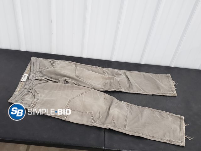 Lot 58-77344 - Men's Mountain Khakis Jackson Hole pants - SIZE 35X32 - classic fit - used but in good condition