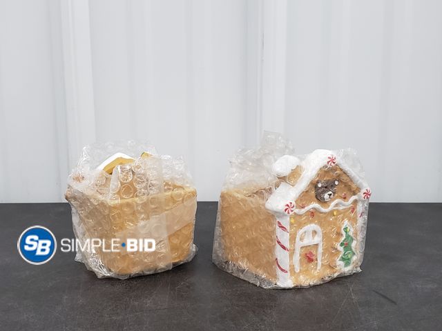 Lot 58-39643 - Set of (2) Gingerbread House Planters