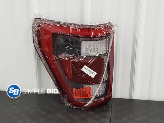 Lot 58-77627 - 2021-2024 Ford F150 Tail Light