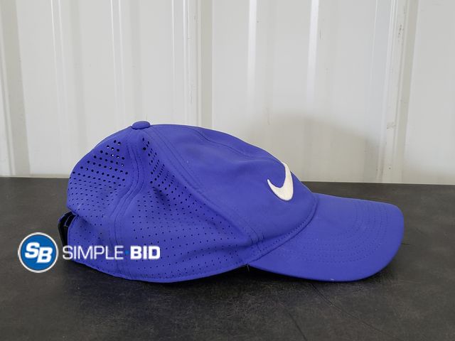 Lot 58-84484 - Women's NIKE Golf Mesh lightweight Hat - used but in good condition