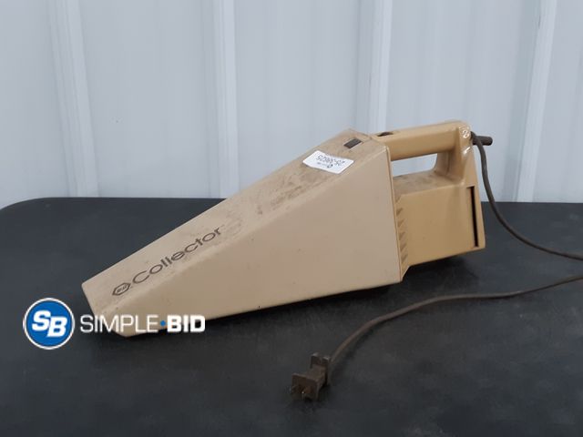 Lot 58-38625 - B&amp;D Collector Hand Vacuum - used but in good condition