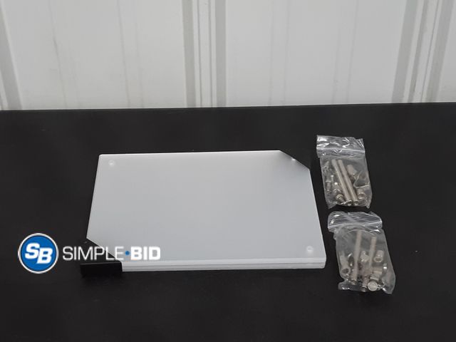 Lot 58-26786 - Acrylic 5x7 Picture Frames - 2-pack