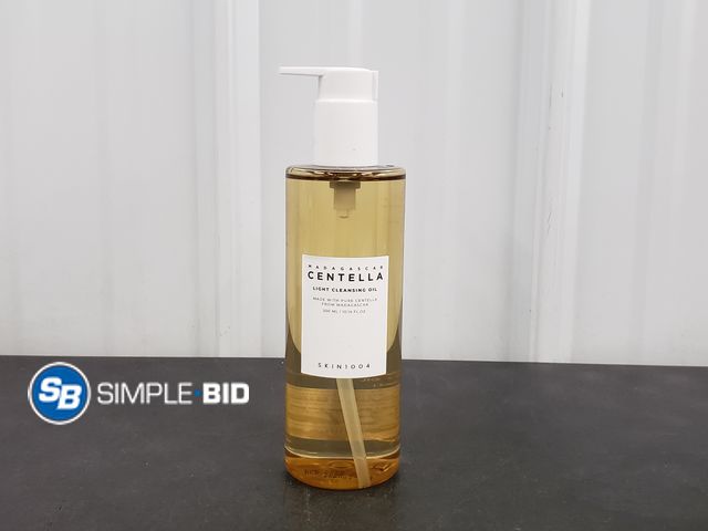 Lot 58-70670 - New SKIN1004 Madagascar Centella Light Cleansing Oil 10.14 fl oz