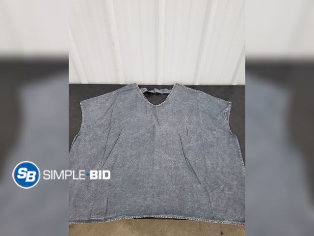 Lot 58-72243 - Women's V-Neck Short Sleeve Boxy Top, Denim Color, Size 2XL