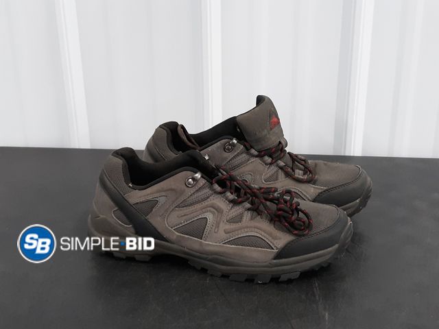 Lot 58-29544 - High Sierra Shoes - Size 10 - Used