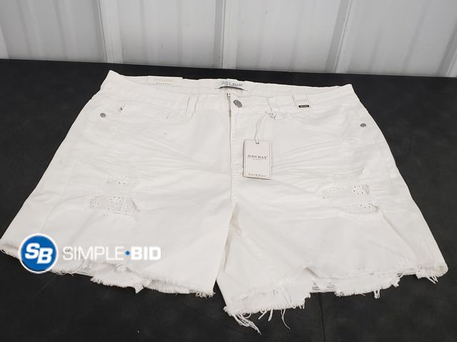 Lot 58-74920 - New Women's Judy Blue Shorts - SIZE 2XL
