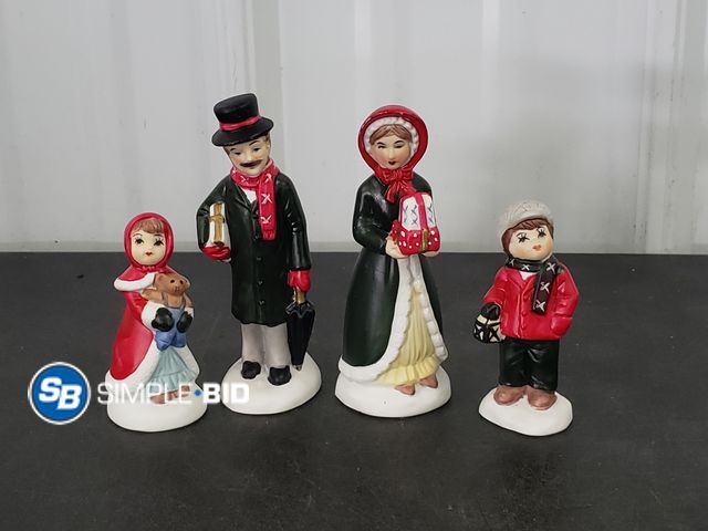 Lot 58-80103 - Vintage Ceramic Carolers Figurines