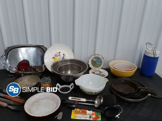 Lot 58-38590 - Large Tote full of Various Housewares, vintage PYREX Pans and more