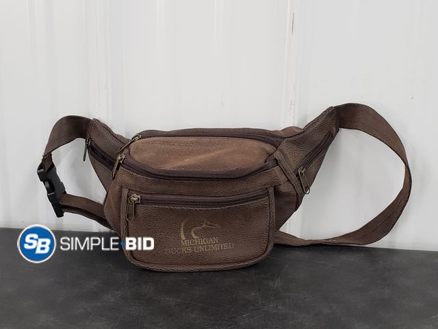 Lot 58-84208 - Ducks unlimited Fanny Pack - light use