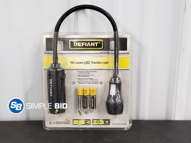 Lot 58-59522 - Defiant 250 Lumen LED Flexible Light