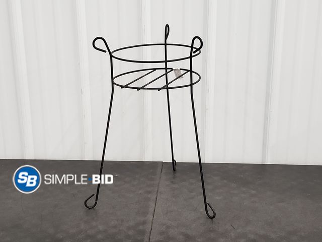 Lot 58-84391 - 19" Tall Metal Plant Stand