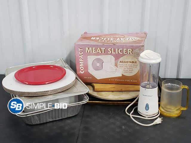 Lot 58-68685 - Lot of KITCHEN cooking sheets, Pampered Chef, Meat slicer, and more - used condition