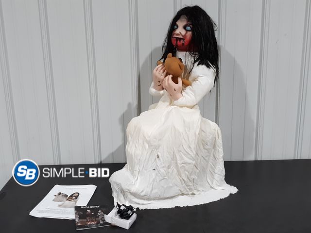 Lot 58-29184 - New Haunted hill farm GIRL2-FLSA  Animated