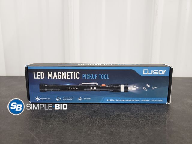 Lot 58-58155 - New LED Magnetic pickup tool