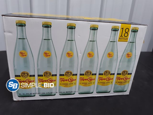 Lot 58-39250 - TOPO CHICO! Topo Chico Mineral water 18 Glass bottles - unopened - damaged box - 16.9 fl oz