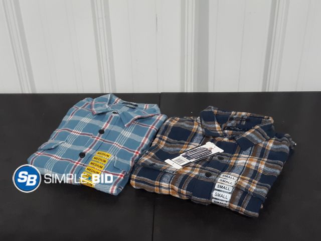 Lot 58-34853 - Lot of (2) New MEN'S Lucky Brand Flannels - (1) SIZE S (1) SIZE M