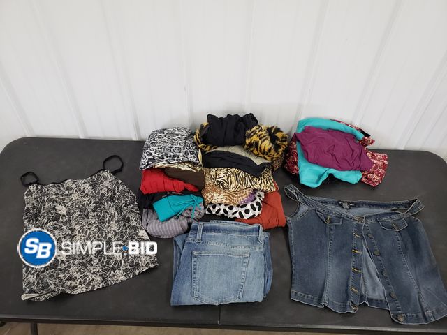 Lot 58-68226 - Large lot of Various Women's Clothes/sizes - Smoky odor does need cleaning