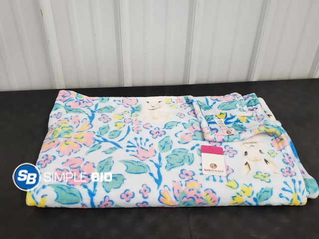 Lot 58-74460 - New MarleyLilly Plush Blanket - 50" x 60"