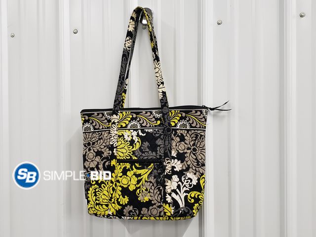 Lot 58-50076 - Vera Bradley Cloth Purse