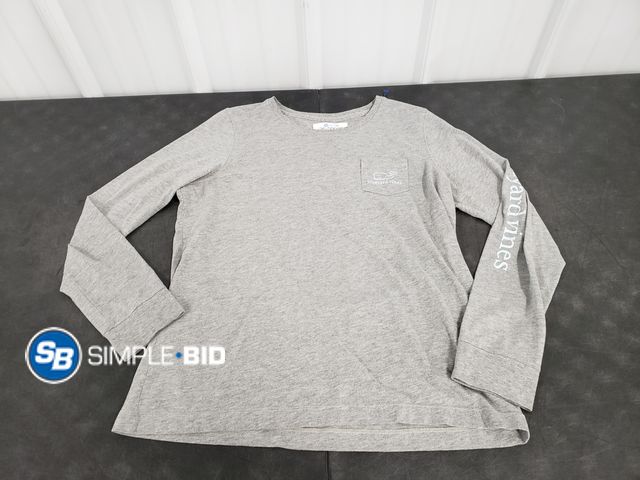 Lot 58-50080 - Vineyard Vines Long Sleeve T Shirt - Size L - Light Use