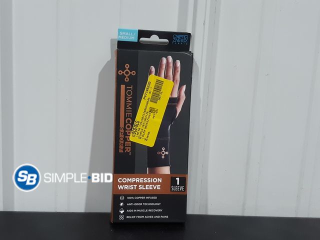 Lot 58-21849 - New Tommie Copper Sport Compression Wrist Sleeve, Black, Adult, Small/Medium, Copper and Zinc Infuse...