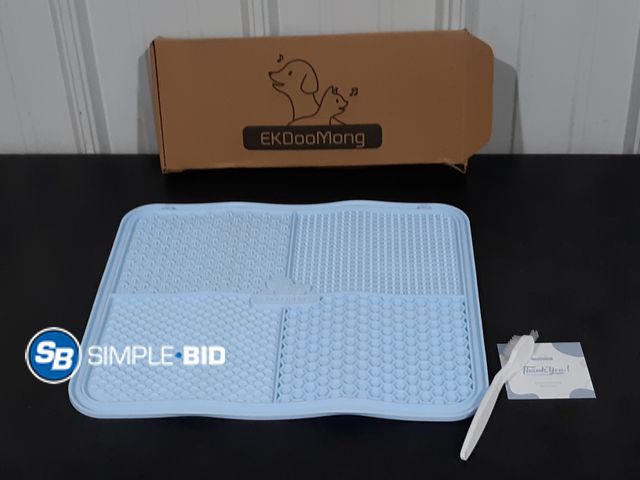 Lot 58-26328 - New Extra-Large Dog Lick Mat (16"x14") – BPA-Free Silicone Slow Feeder with Strong Suction Cups, Dis...
