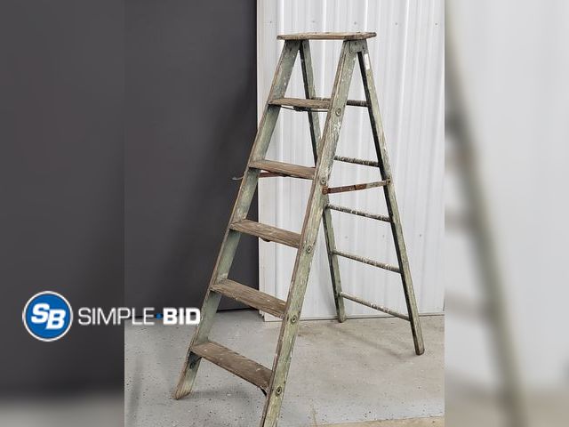 Lot 58-73657 - Wooden 6ft Step Ladder