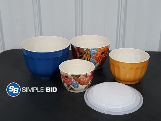 Lot 58-34811 - 4 piece Mixing Bowl set with lids - appears unused