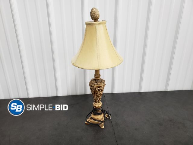 Lot 58-74399 - Vintage Tabletop lamp