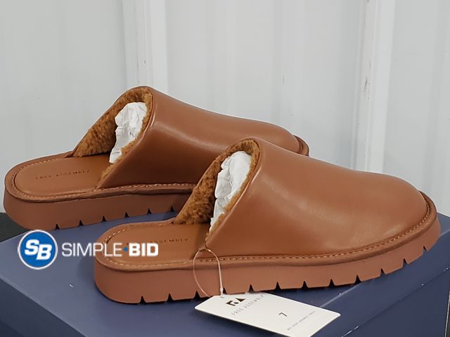 Lot 58-72005 - Free Assembly Women's Slip on Mule - Brown -Size 7 - New