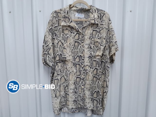 Lot 58-74435 - Women's White Birch Button Down Short Sleeve Shirt - SIZE 2XL - lightly used - in good condition