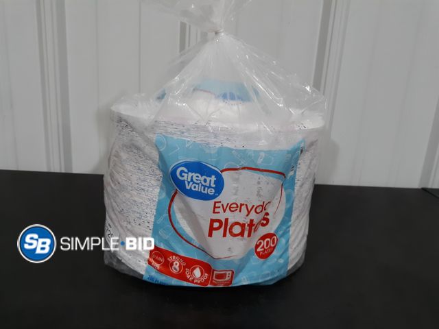 Lot 58-26729 - New Great Value PAPER PLATES - 200 8 1/2"