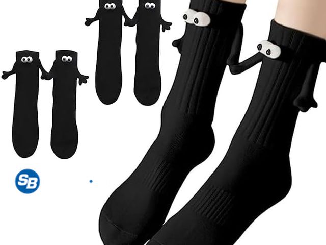 Lot 58-21274 - 2 Pairs Magnetic Holding Hands Socks - Funny Gifts for Women &amp; Men, Teens, Couples, Friends