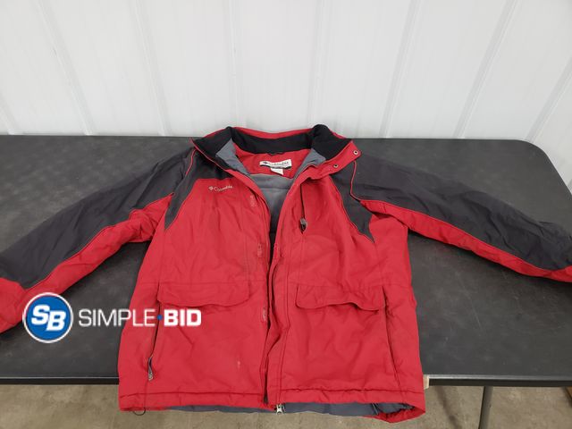 Lot 58-83788 - Men's Columbia Winter Jacket - SIZE L - used but in good condition