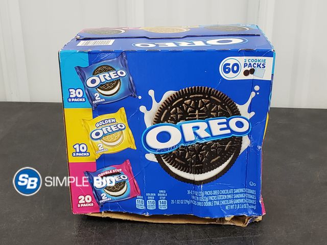 Lot 58-30388 - OREOS! - Golden -- Double stuff and Regular - 2 pack - individually packaged - unopened