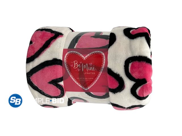 Lot 58-61148 - New BE MINE!  Painted Hearts plush Throw - 50" x60"
