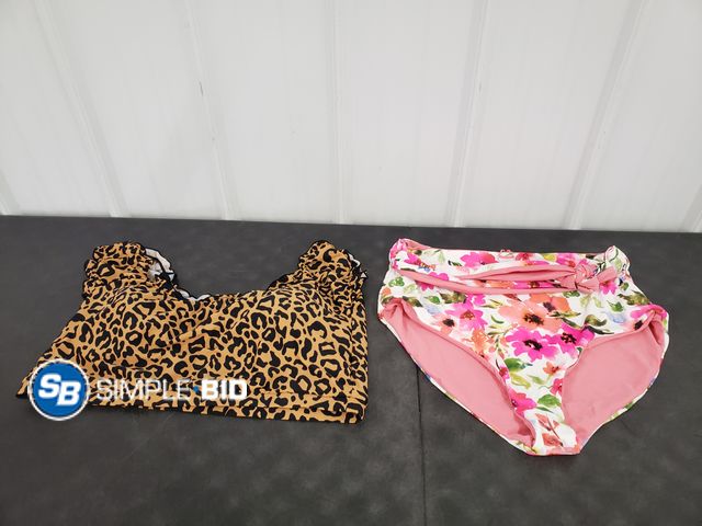 Lot 58-77870 - Lot of (2) Women's Coral Reef SWIM Top and Bottom (does not match) - unworn - SIZE 3XL