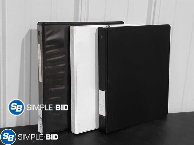 Lot 58-25187 - Lot of (3) 3 Ring Binders - Light Use