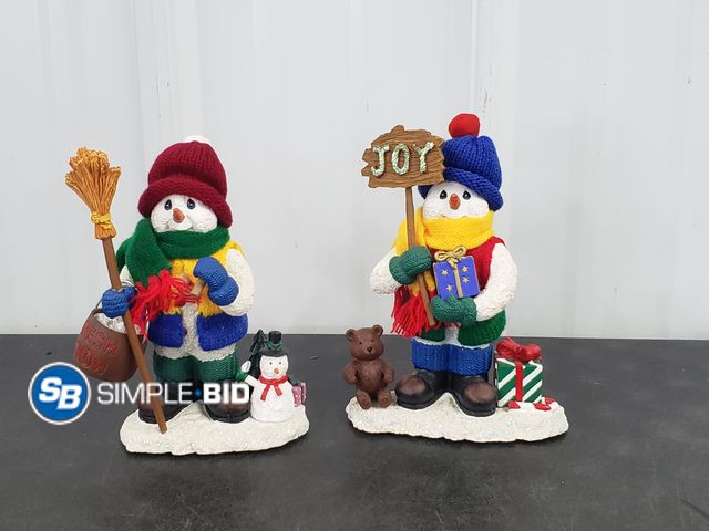 Lot 58-80096 - Lot of (2) SnowBuddies Figures