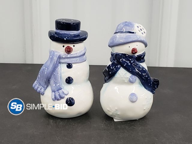 Lot 58-39694 - Set of Snowman Salt &amp; Pepper Shakers