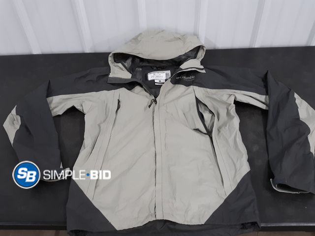 Lot 58-38511 - MEN'S Columbia Windjacket - SIZE S - used but in good condition