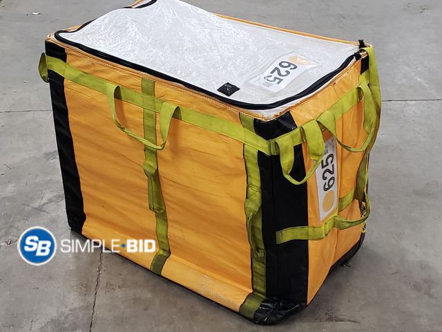 Lot 58-50436 - Large Insulated Trunk Tote - used but in good conditon