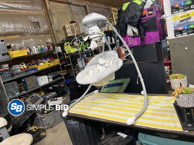 Lot 58-60721 - Fisher Price Dual Motion Baby Swing with Music - no Plug