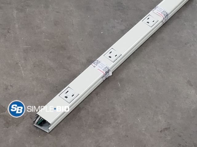 Lot 58-56604 - Legrand 10 Plug Strip