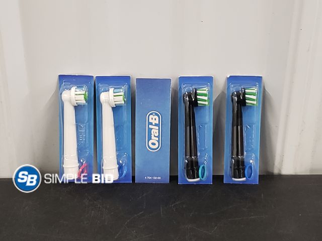 Lot 58-68764 - Lot of (5) New Oral-B tooth brush Heads